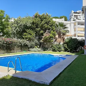 Apartment Lola Y Manuela: Beachfront Oasis With Sea-view Terrace, Torremolinos